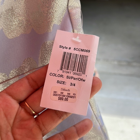 Dress - Picture 2 of 2